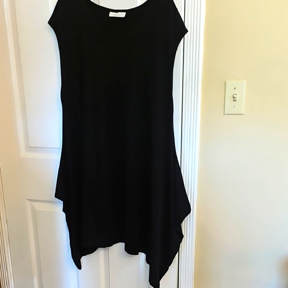 Bryn Walker Black Capped Sleeve  Tunic